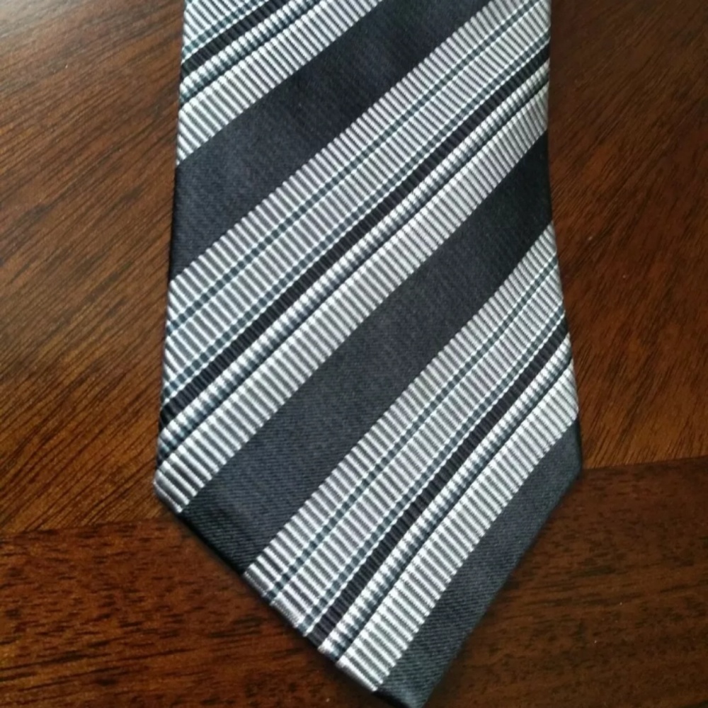XMI Platinum Mens Silk Necktie 58 X 3 3/4